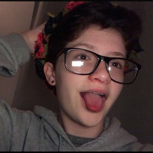 Meet your Posher, Maxwell